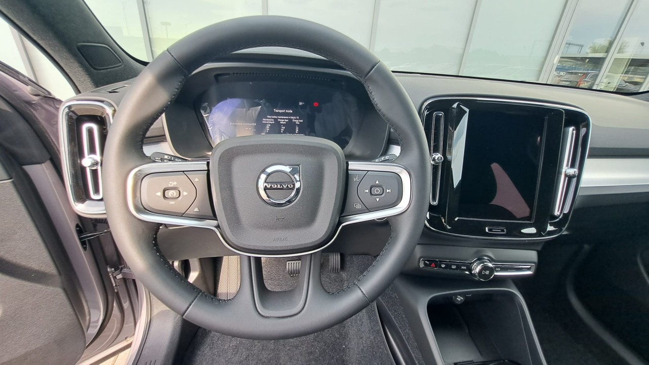 Volvo XC 40 XC40 Plus Dark B3 (P) AT7 FWD