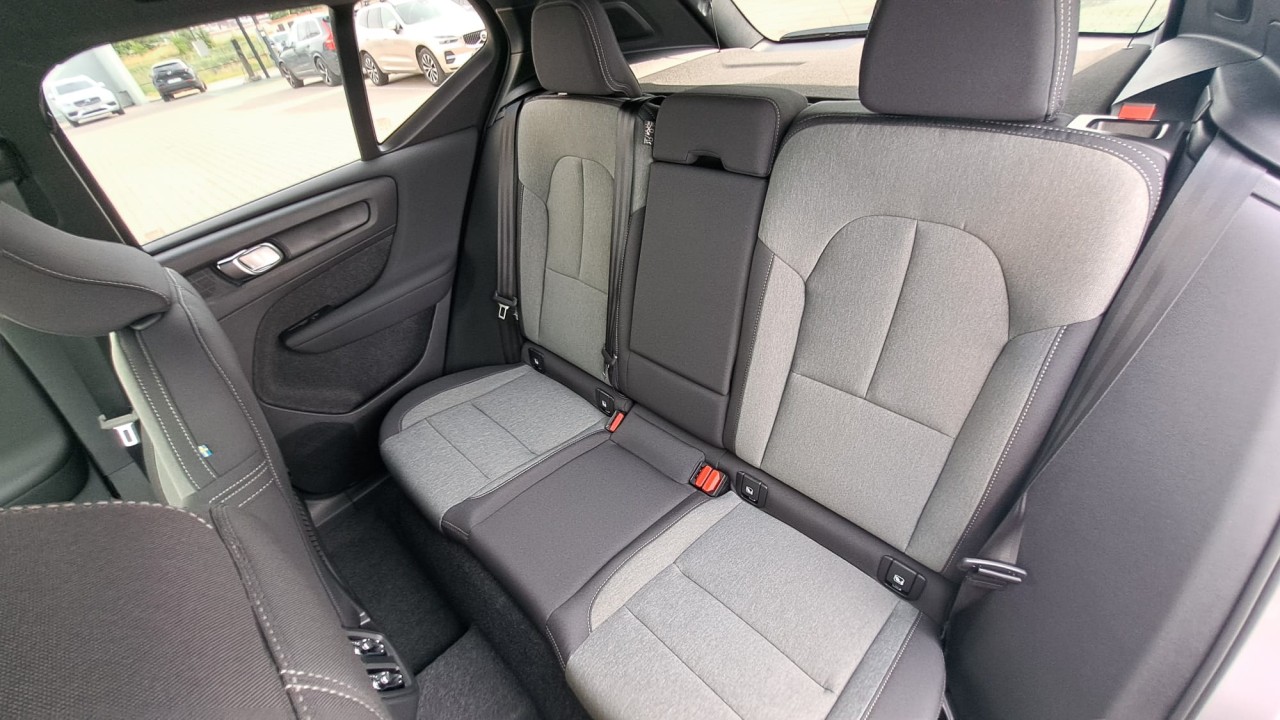 Volvo XC 40 XC40 Plus Dark B3 (P) AT7 FWD