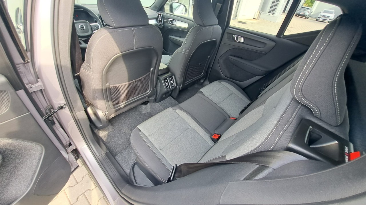 Volvo XC 40 XC40 Plus Dark B3 (P) AT7 FWD