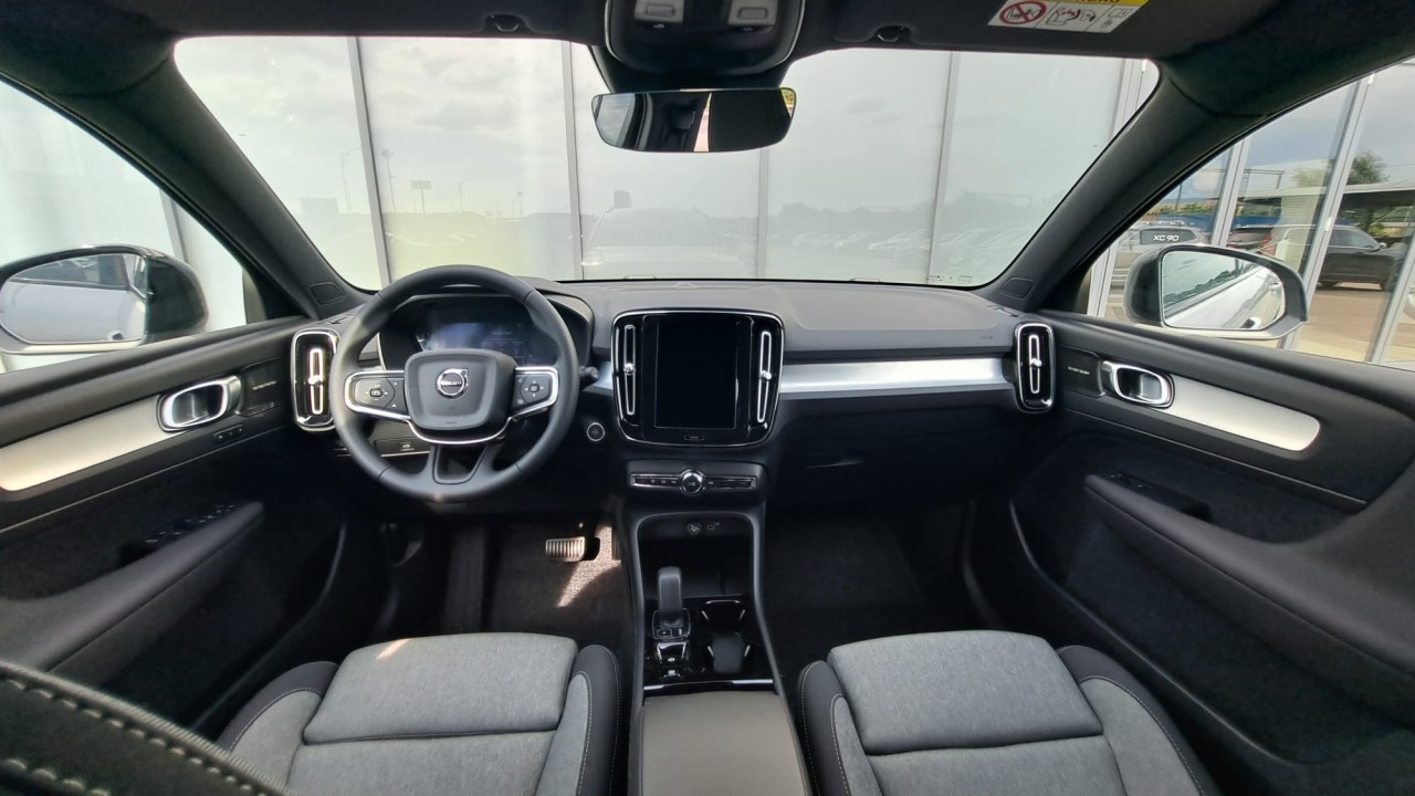 Volvo XC 40 XC40 Plus Dark B3 (P) AT7 FWD