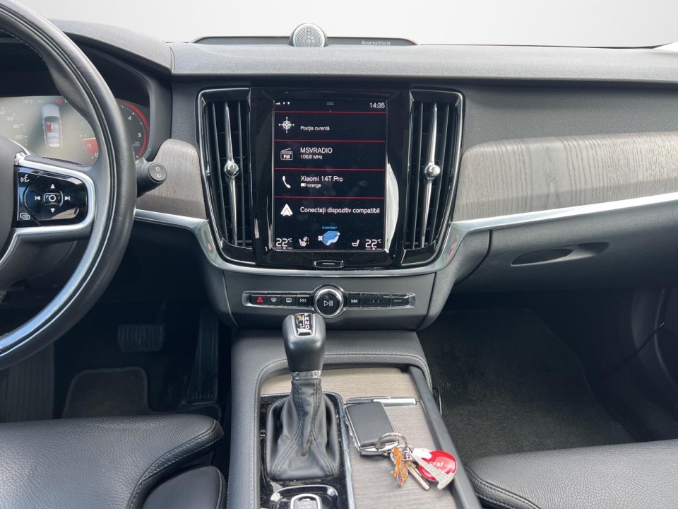 Volvo V90 Cross Country D5