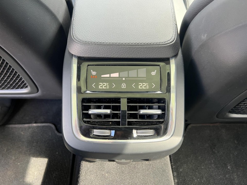 Volvo V90 Cross Country D5