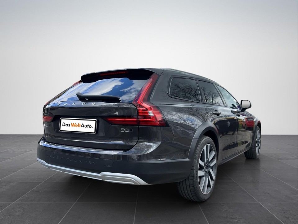 Volvo V90 Cross Country D5