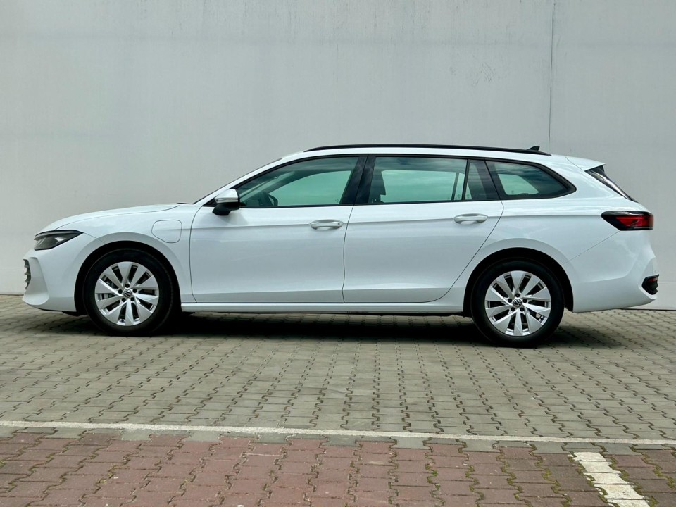 Volkswagen Passat Base1.5 TSI PHEV