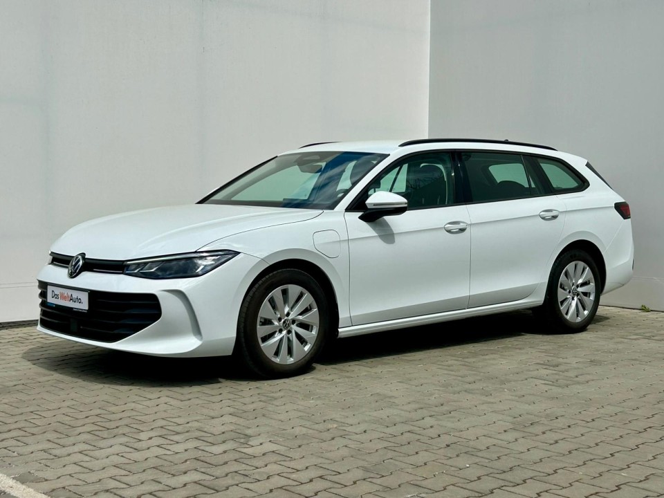 Volkswagen Passat Base1.5 TSI PHEV