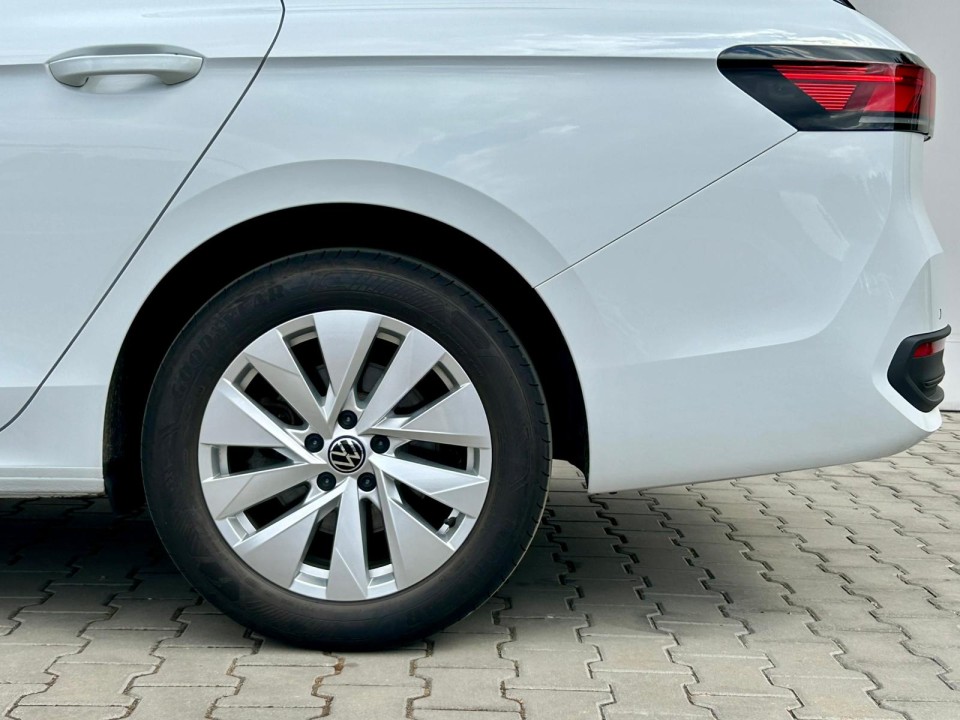Volkswagen Passat Base1.5 TSI PHEV