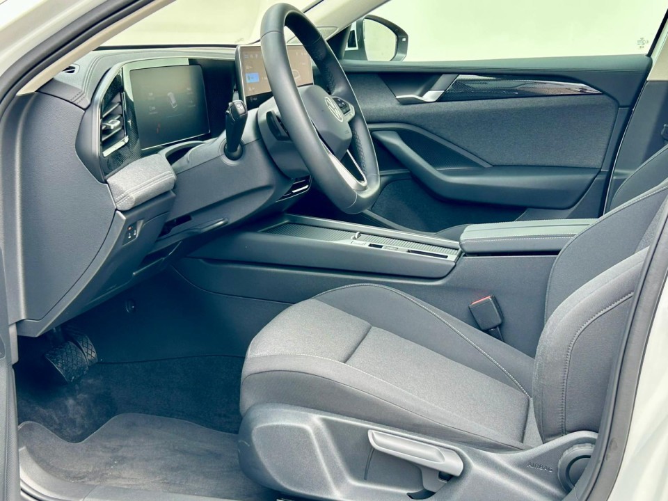 Volkswagen Passat Base1.5 TSI PHEV