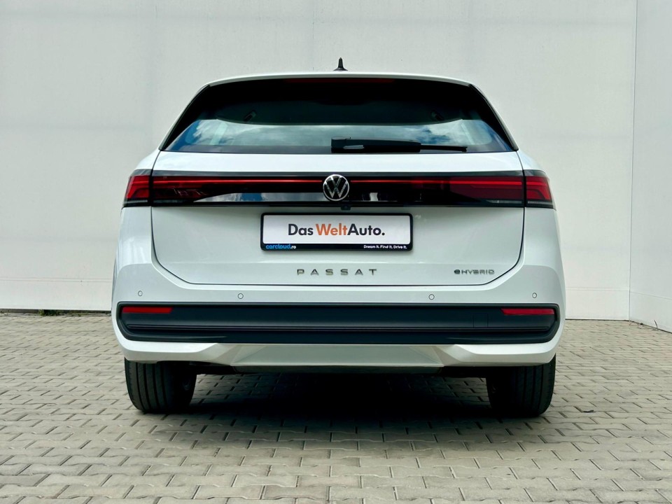 Volkswagen Passat Base1.5 TSI PHEV