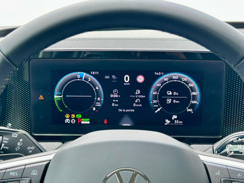 Volkswagen Passat Base1.5 TSI PHEV