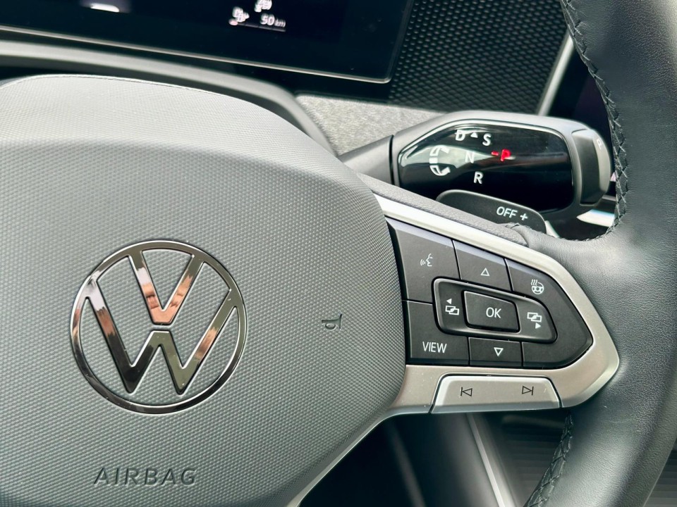 Volkswagen Passat Base1.5 TSI PHEV