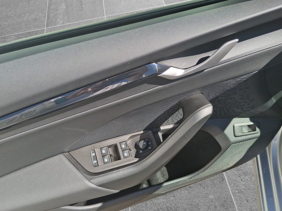 Skoda Octavia M-HEVSELECTS110/1.5A7F