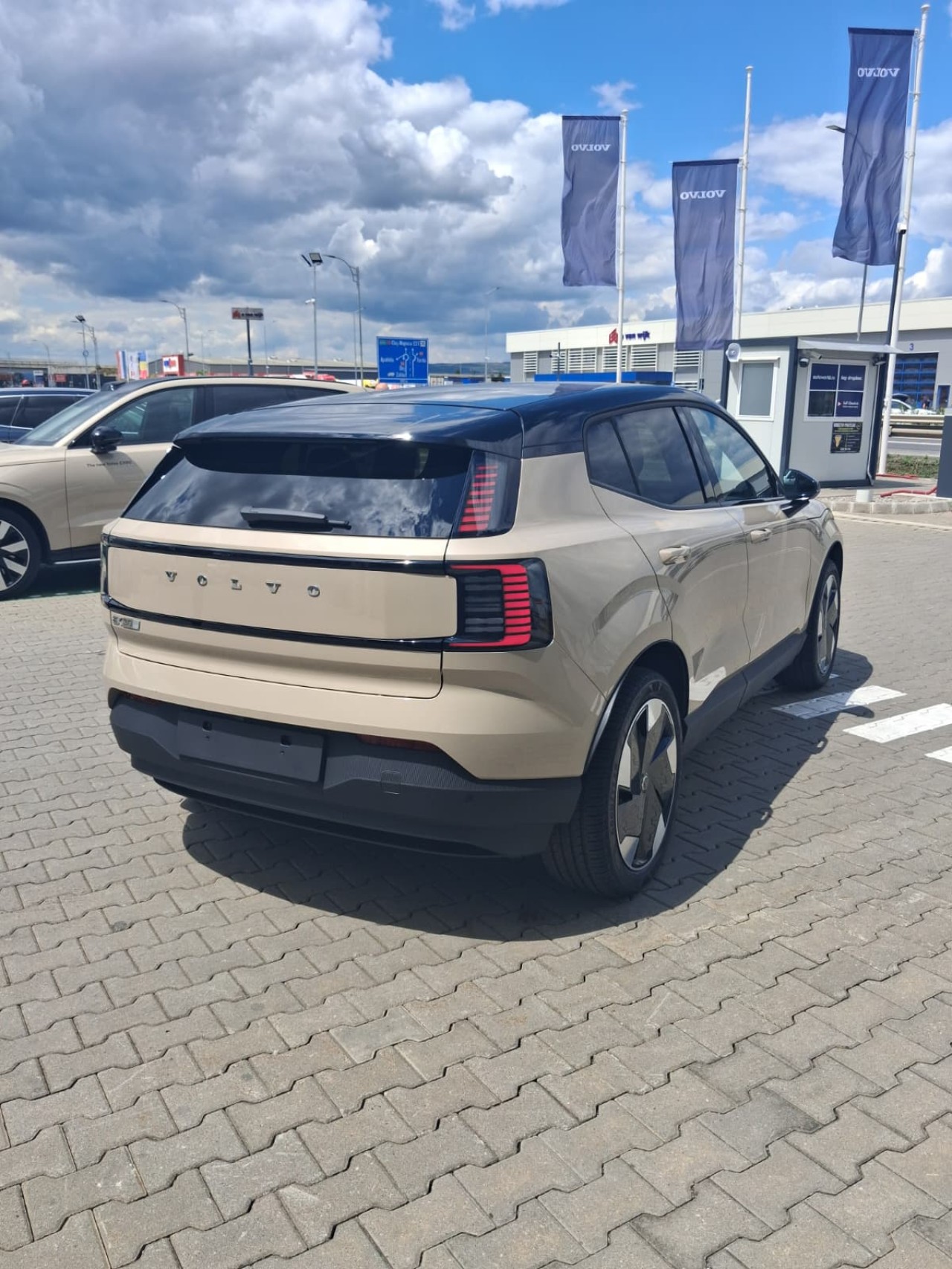 Volvo EX30