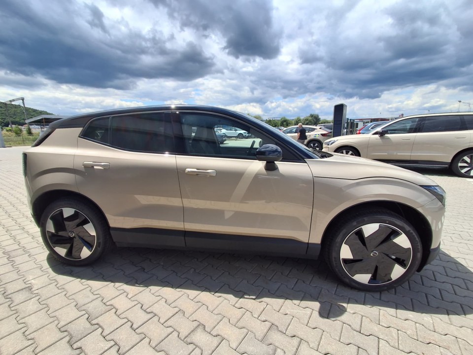 Volvo EX30