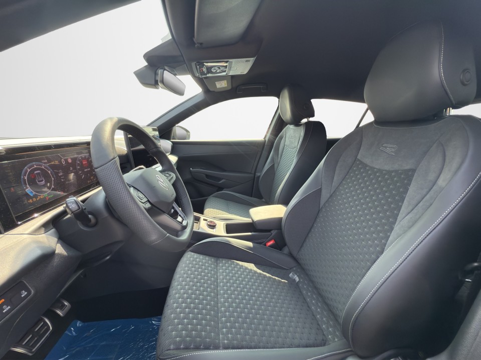 Volkswagen Noul T-Roc R-Line 1.5 eTSI DSG