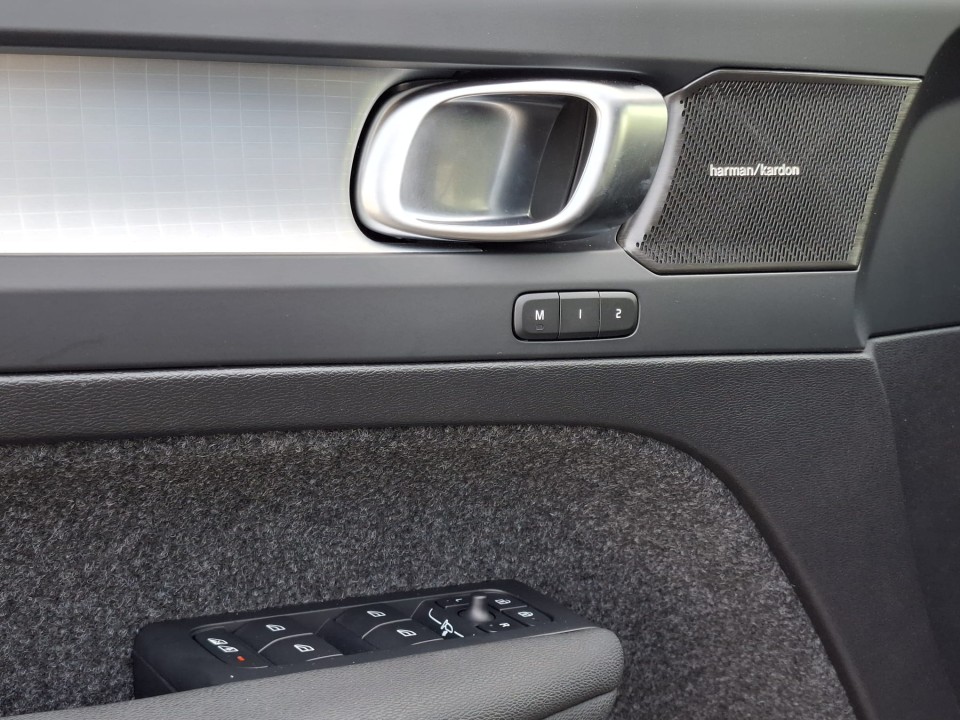 Volvo XC 40 XC40 Plus Dark B3 (P) AT7 FWD