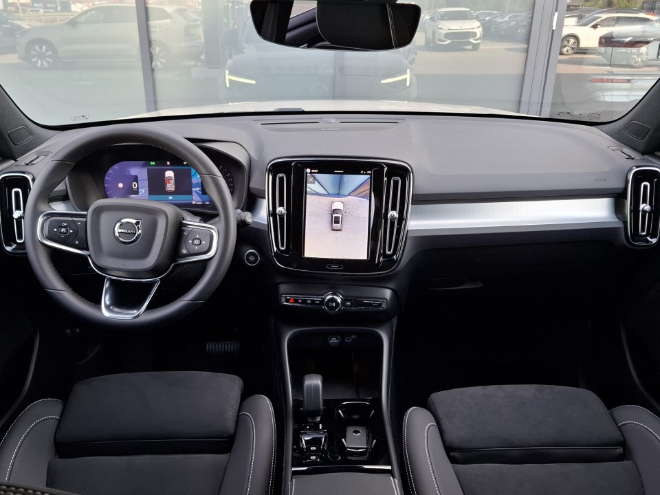Volvo XC 40 XC40 Plus Dark B3 (P) AT7 FWD