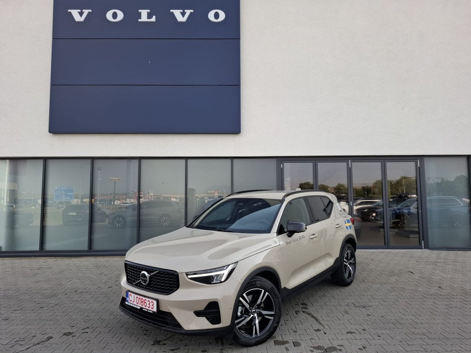 Volvo XC 40 XC40 Plus Dark B3 (P) AT7 FWD