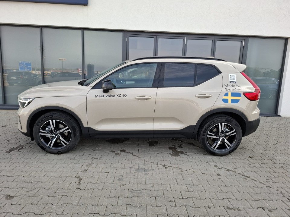 Volvo XC 40 XC40 Plus Dark B3 (P) AT7 FWD