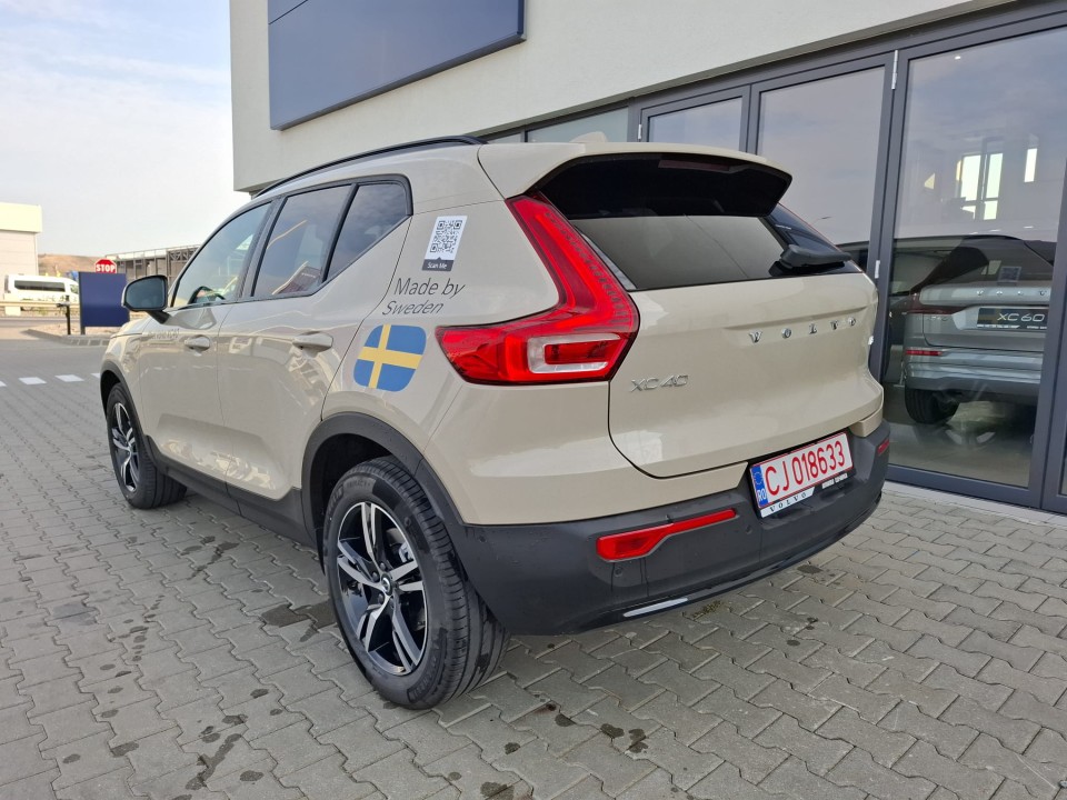 Volvo XC 40 XC40 Plus Dark B3 (P) AT7 FWD