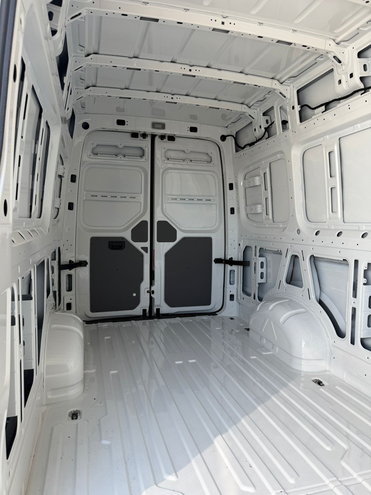 Volkswagen Crafter 3.5 Furgon L4H3 FWD 103kW AG8