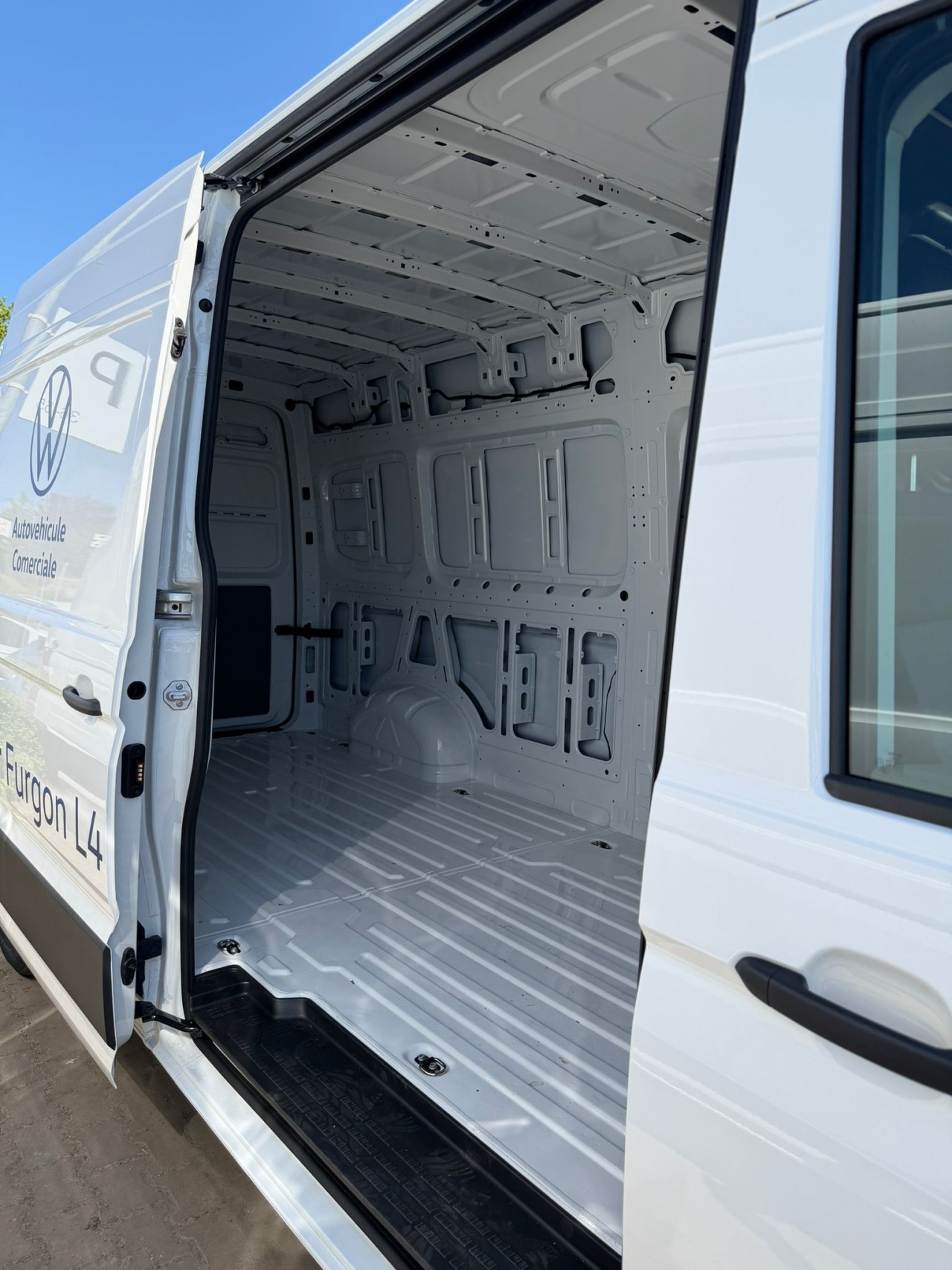 Volkswagen Crafter 3.5 Furgon L4H3 FWD 103kW AG8