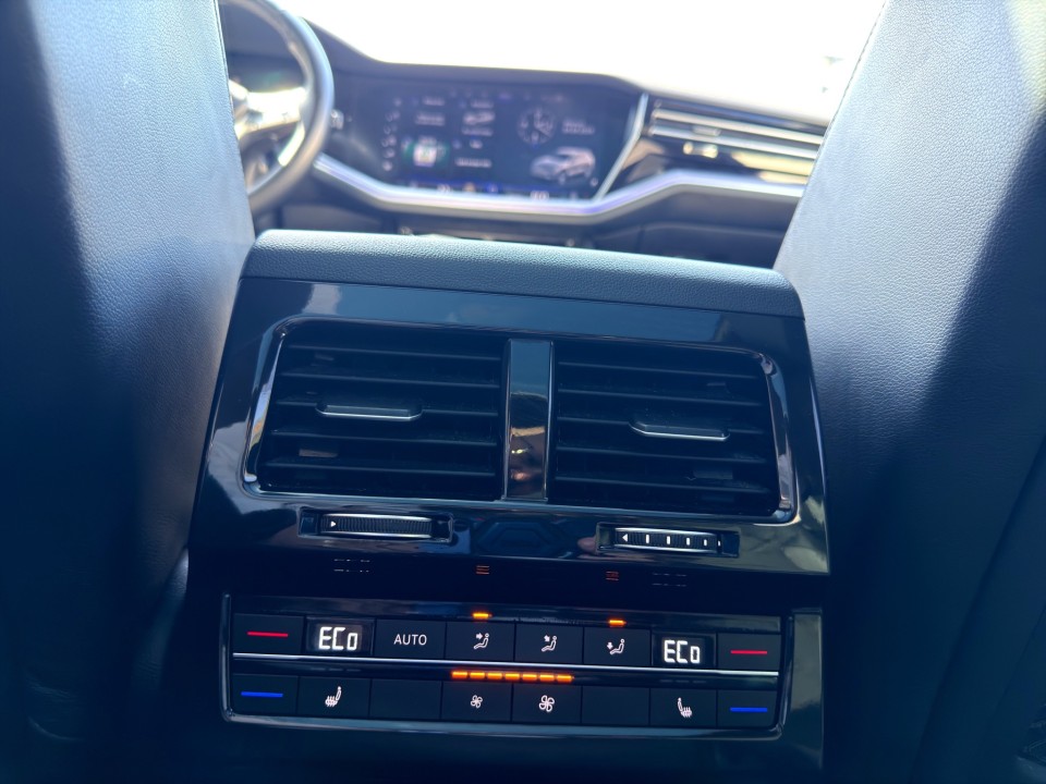 Volkswagen VW Touareg V6 TDI