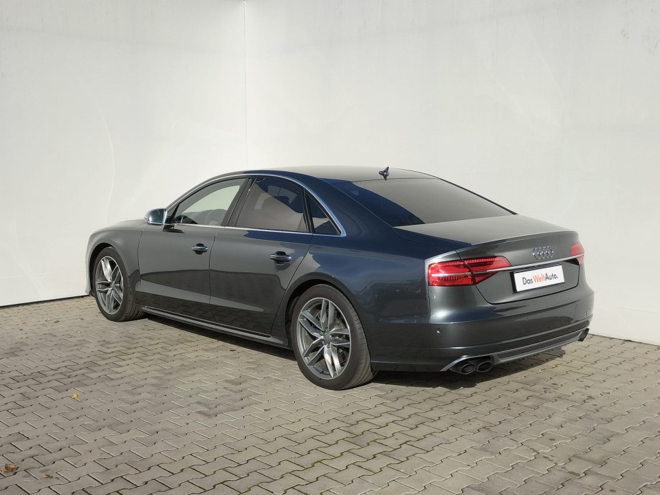 Audi S8