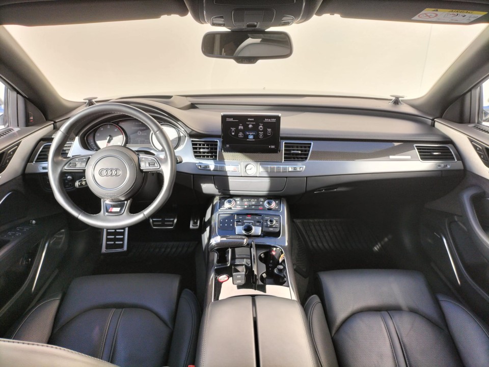 Audi S8