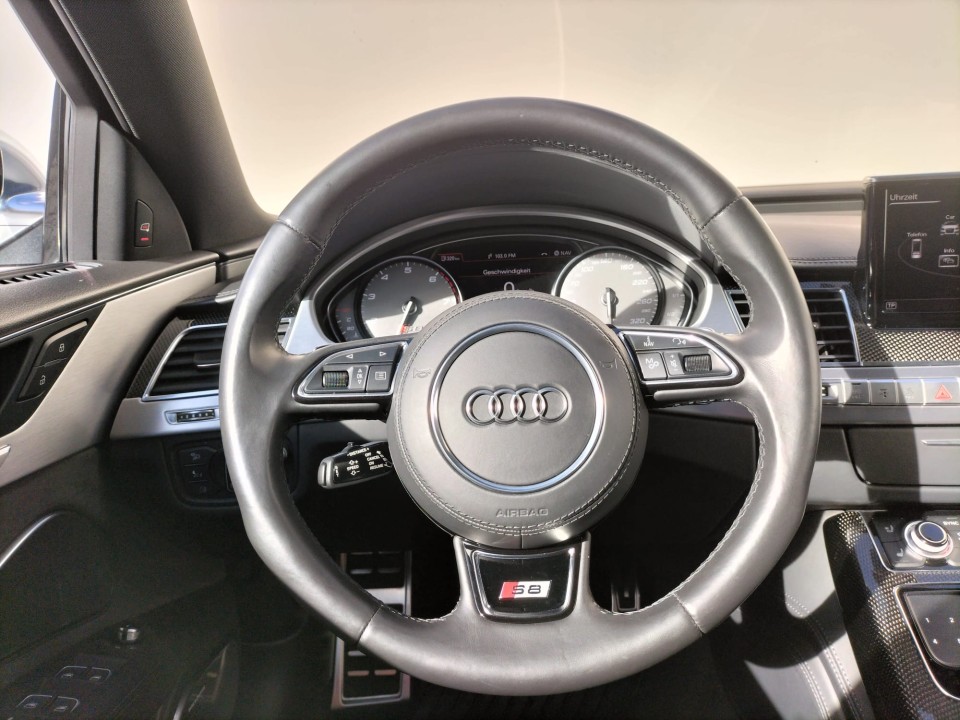 Audi S8