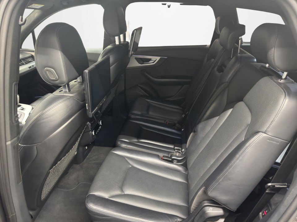 Audi Q7 50 TDI quattro S-line