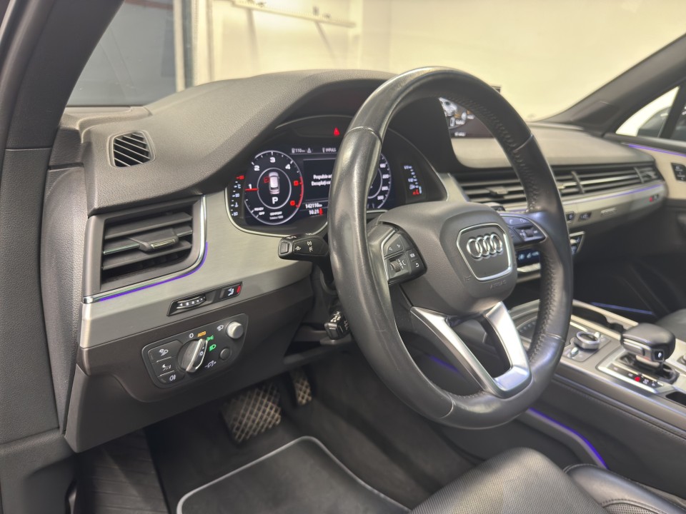 Audi Q7 50 TDI quattro S-line