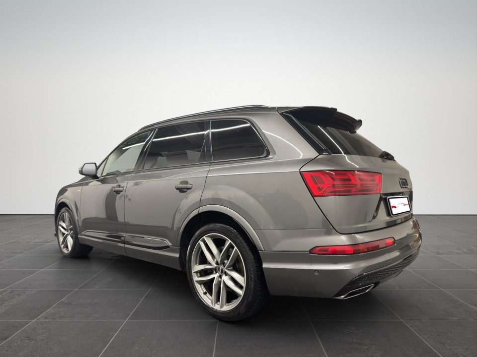 Audi Q7 50 TDI quattro S-line