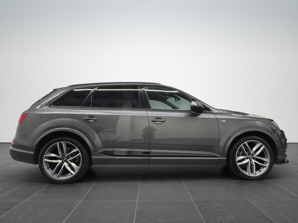 Audi Q7 50 TDI quattro S-line