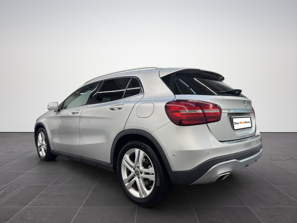 Mercedes-Benz GLA 200