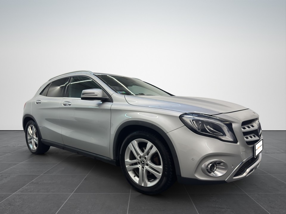 Mercedes-Benz GLA 200