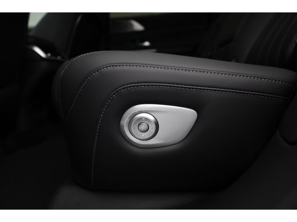 XPENG G9 RWD Long Range - Premium Arctic White 351cp (258 kw)