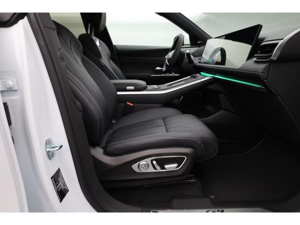 XPENG G9 RWD Long Range - Premium Arctic White 351cp (258 kw)
