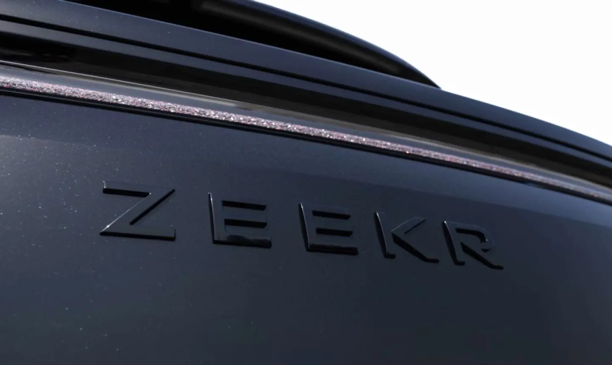 Zeekr 9X Ultra 2.0T 55 kWh (890 CP) Plug-in Hybrid 4WD 2025