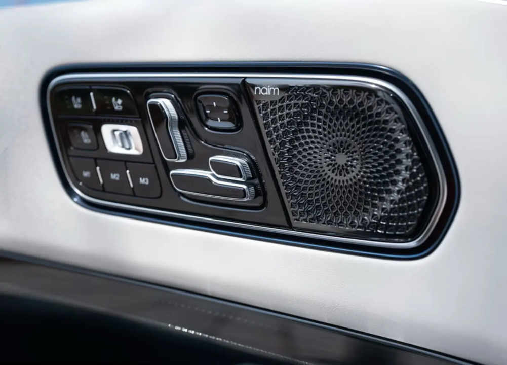 Zeekr 9X Ultra 2.0T 55 kWh (890 CP) Plug-in Hybrid 4WD 2025