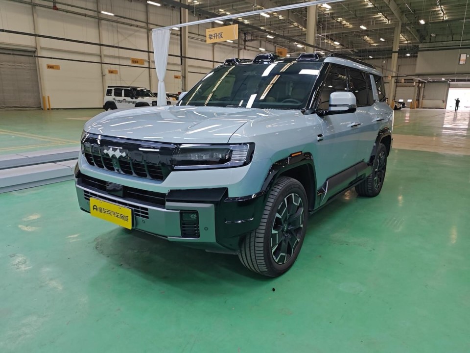 BYD Leopard 8 Flagship 6 Seater