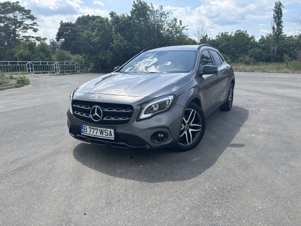 Mercedes-Benz GLA 200 Aut. 156 CP GLA Active Package Gri Mountain