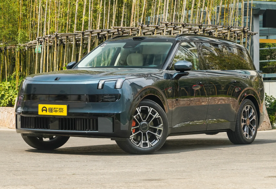 Lynk&Co 900 Ultra 2.0T 2025