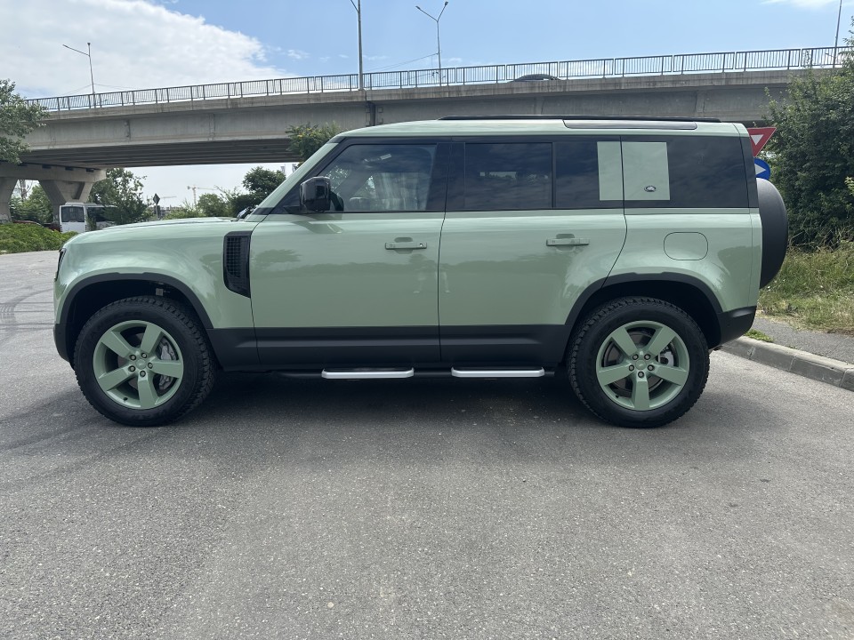 Land Rover Defender 75th Limited Edition Plug-In Hybrid