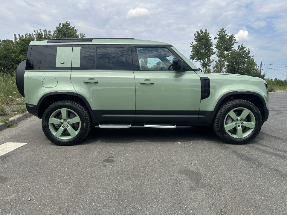 Land Rover Defender 75th Limited Edition Plug-In Hybrid