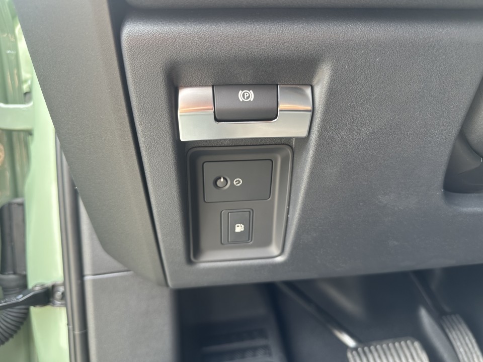 Land Rover Defender 75th Limited Edition Plug-In Hybrid