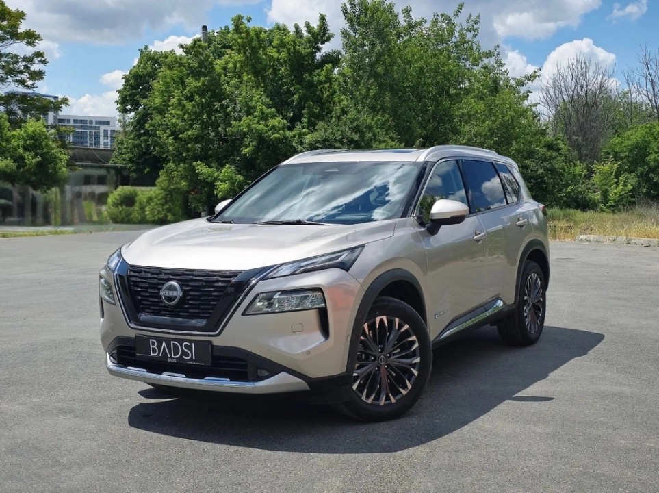 Nissan X-Trail e4ORCE Tekna + P2