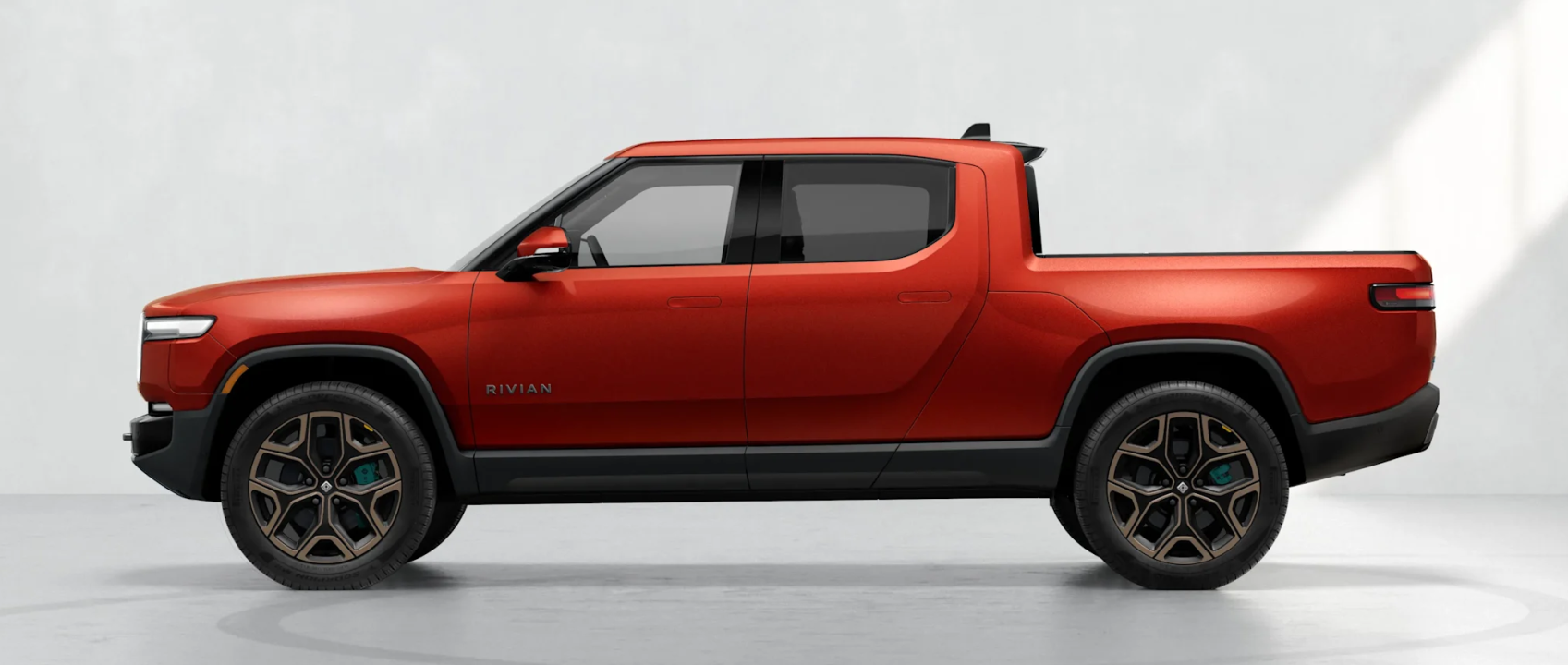 Rivian R1T Quad (1025 CP) 2025