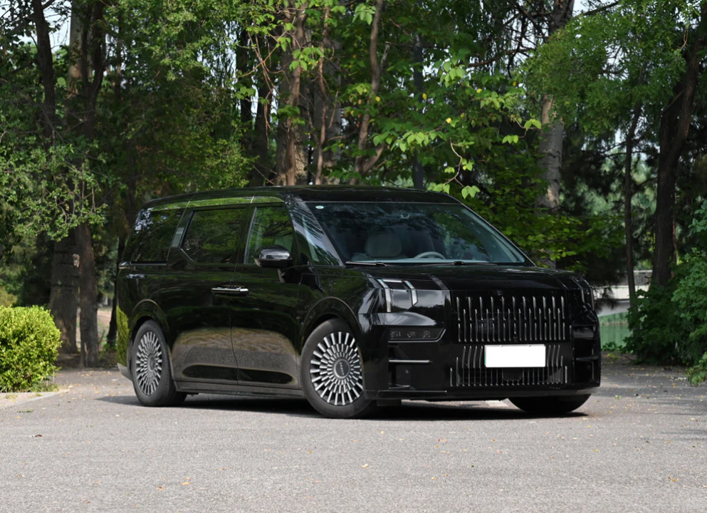 Zeekr 009 140 kWh (544 Hp) Dual Motor AWD Electric