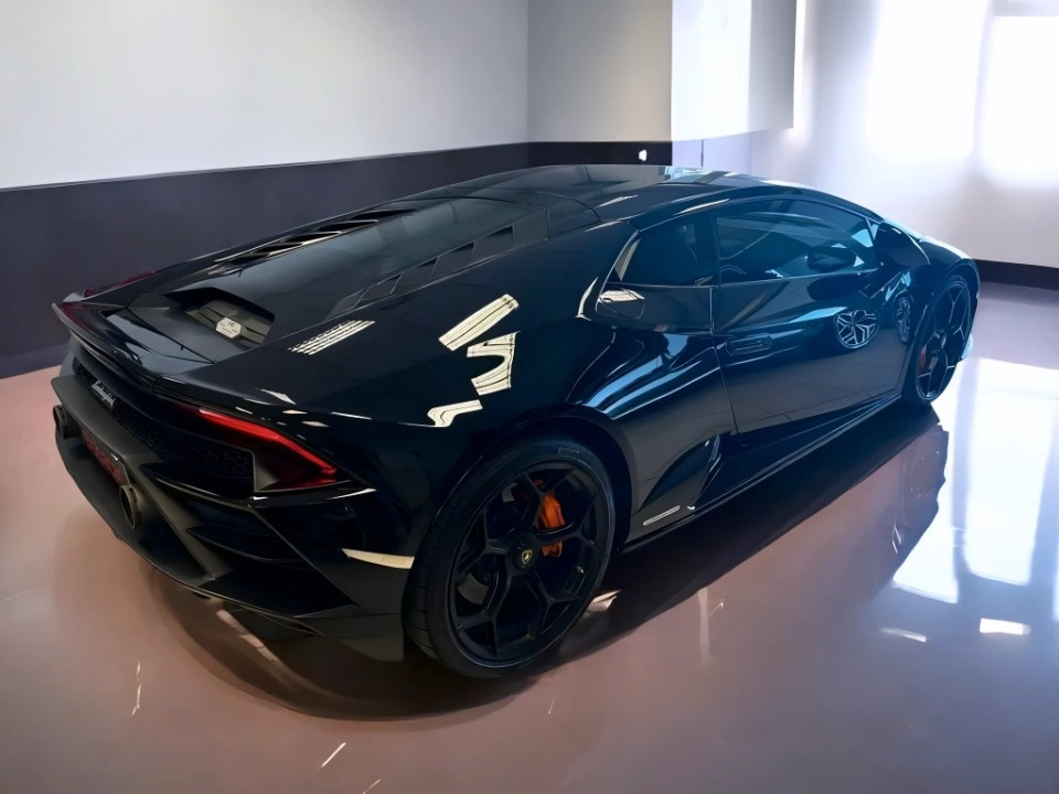 Lamborghini Huracan Coupe 5.2 V10 EVO (3)