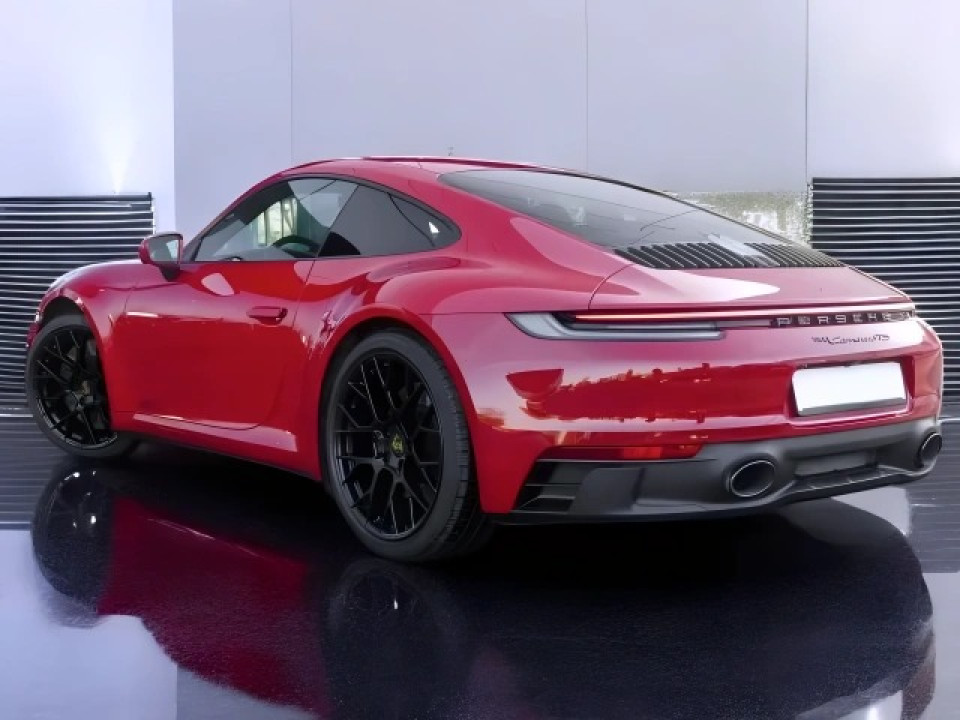 Porsche 911 Carrera GTS (4)